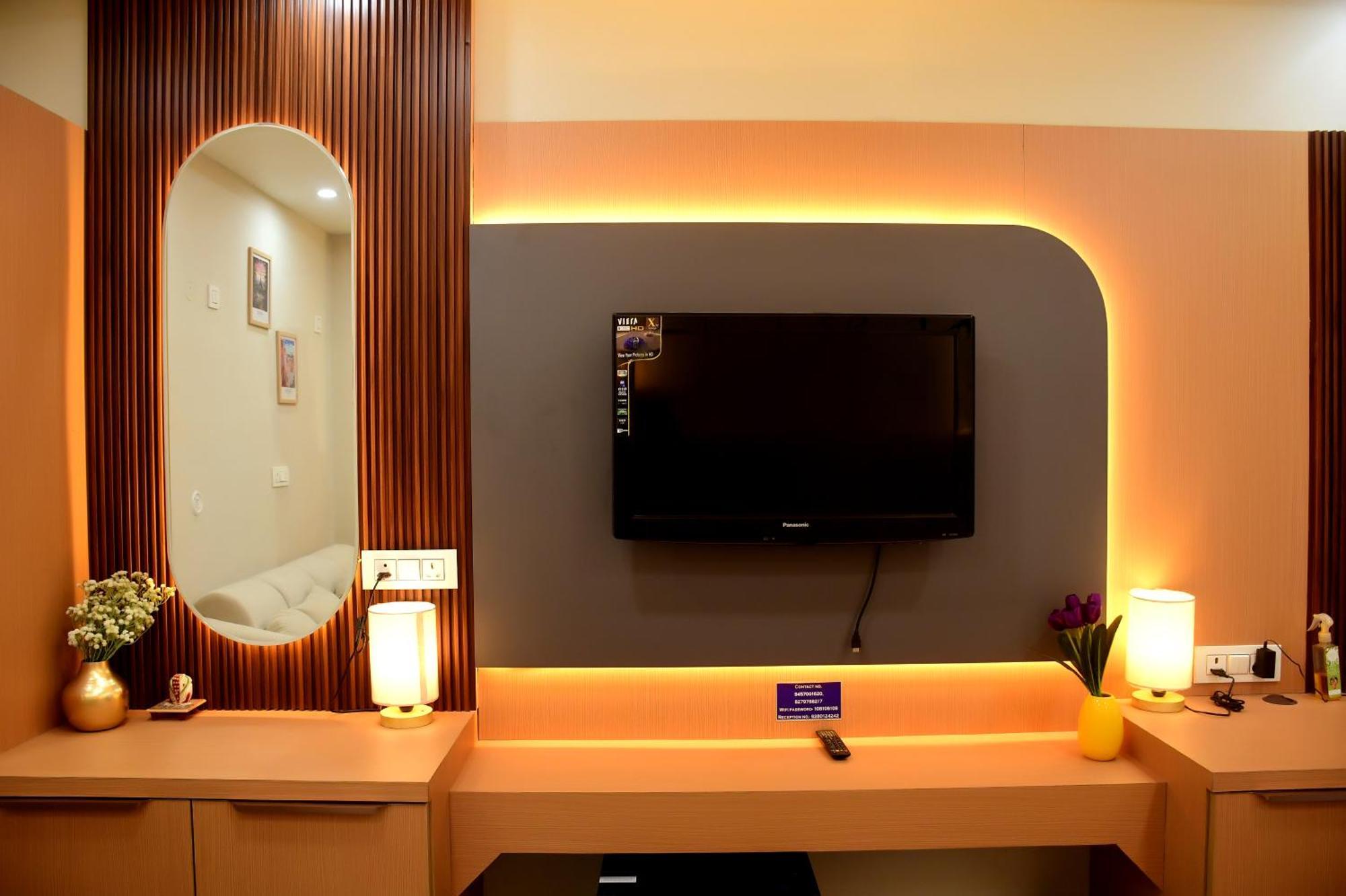 Apartment Vrinda Bliss, Vrindavan-walk To Temples *